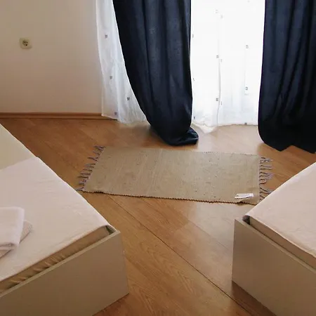 Apartment Razine 4166a